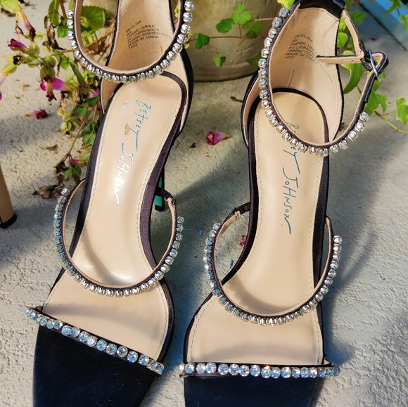 Betsy Johnson satin and rhinestone Stilletto sold on another platform - Picture 11 of 16